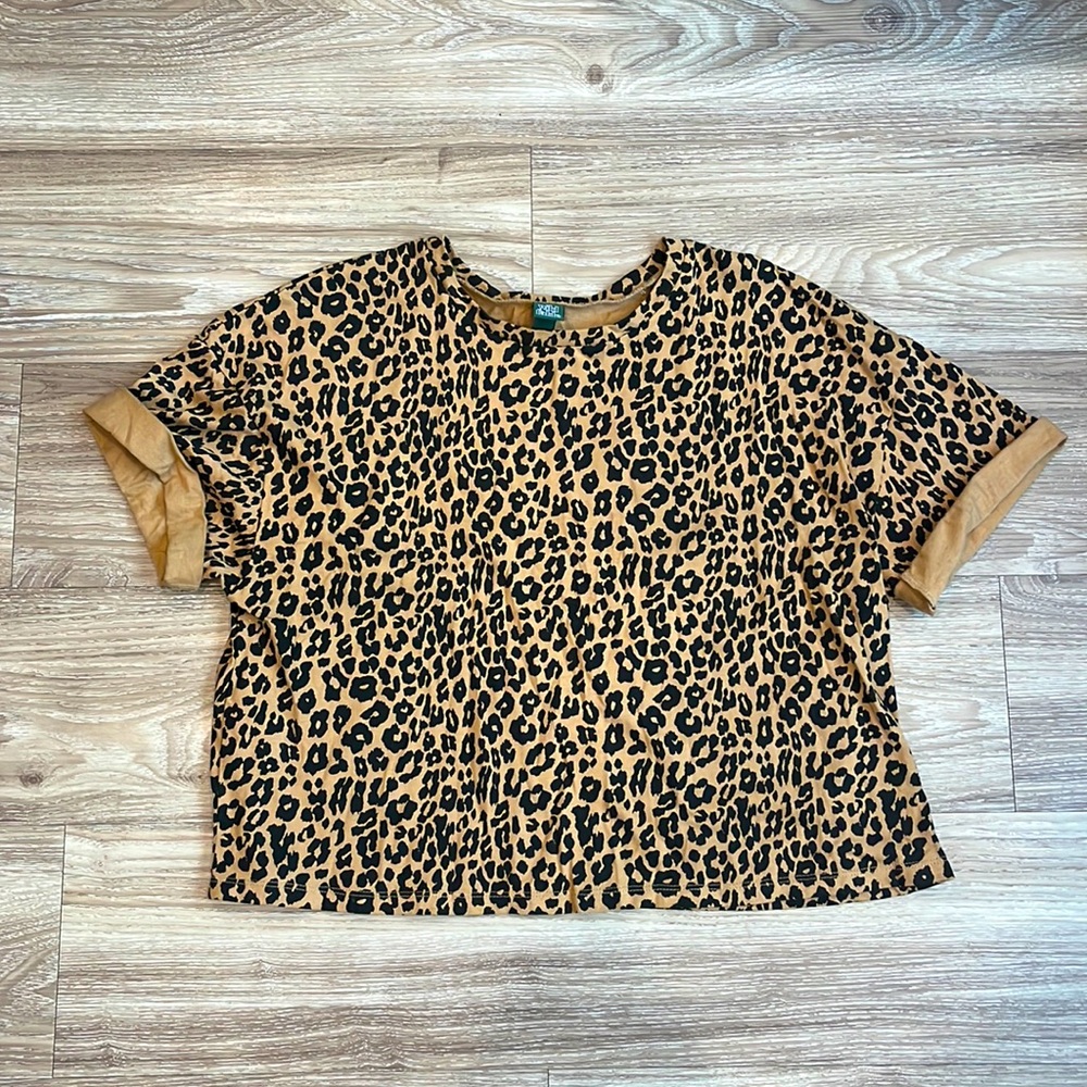 Cheetah short sleeve top